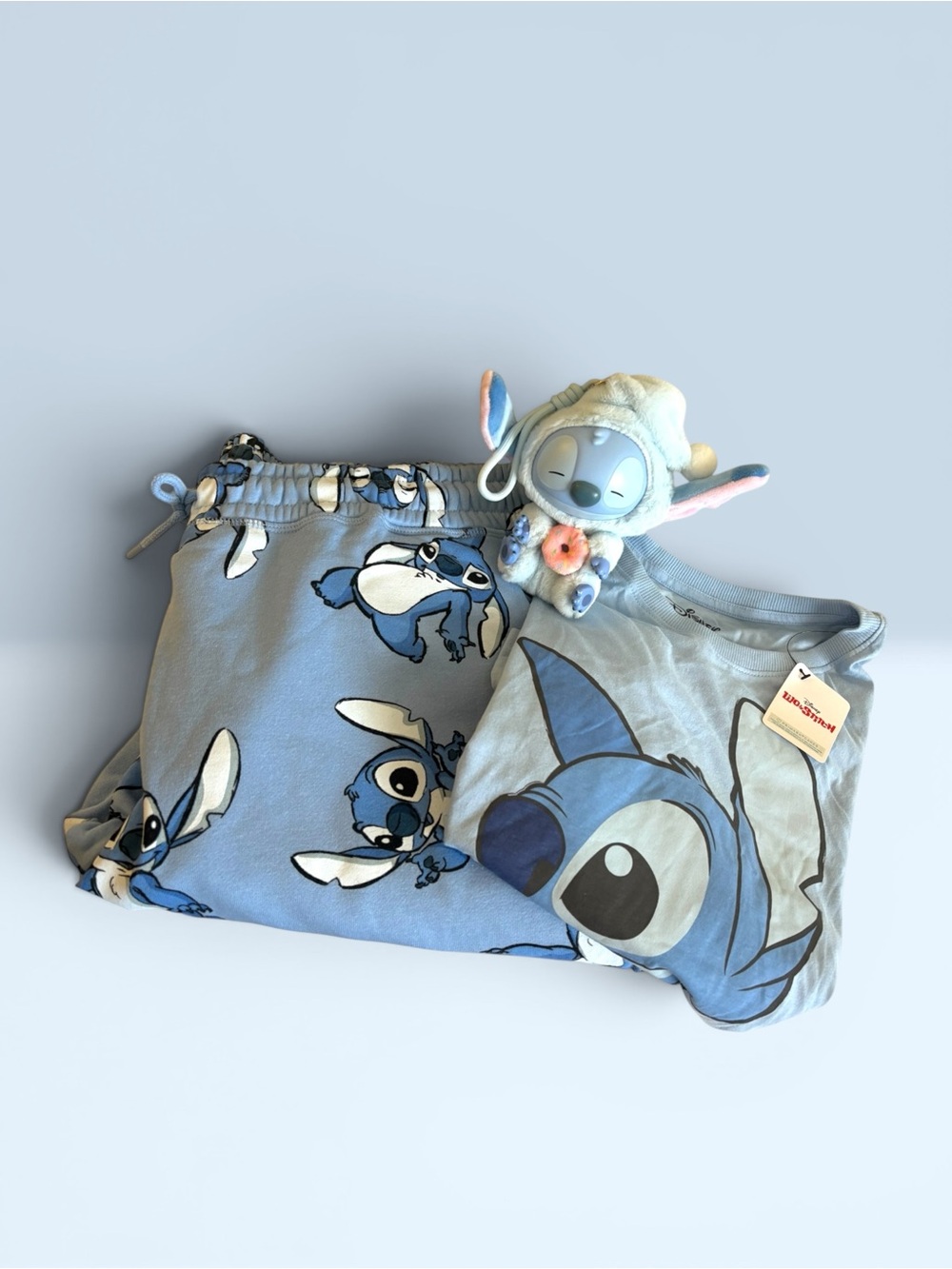 NWT Disney Stitch Pajama Lounge Set Sweatpants Tee & Plush Bag Charm